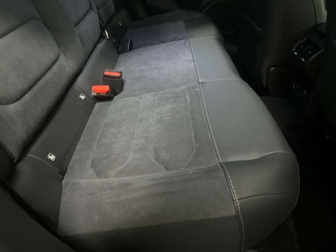 Citroen C4 X e-C4 X Shine + 4dr 20