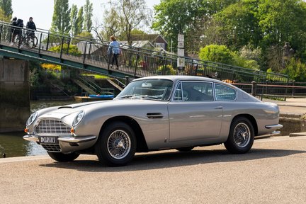 Aston Martin DB6 1