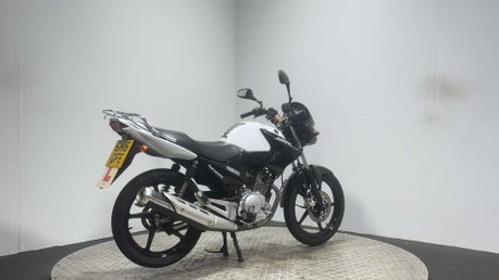 Yamaha YBR 125 2016 ONLY 6K GOOD LOOKING PROJECT BIKE SPARES OR REPAIR 125CC LEARNER 2