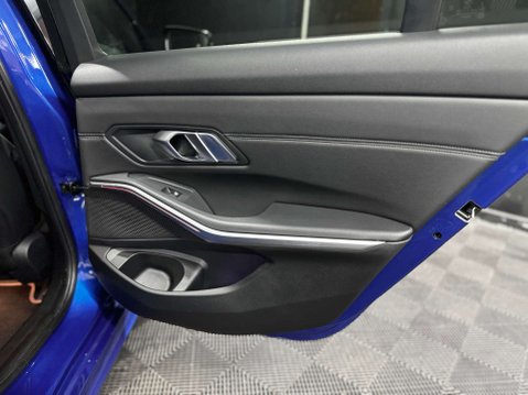 BMW 3 Series 3.0 M340d xDrive MHEV Auto 4WD 4dr 30