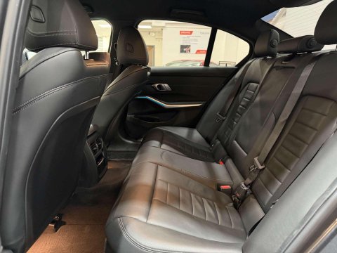 BMW 3 Series 2.0 330e 12kWh M Sport Saloon 4dr Petrol Plug-in Hybrid Auto Euro 6 (s/s) ( 41