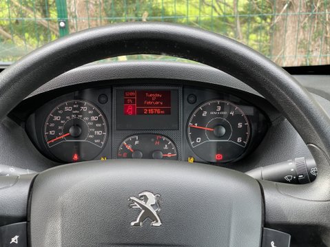 Peugeot Boxer 440 L4H2 17 seat Lightweight NON-D1 minibus w/full ramp, sensors, ULEZ. 22