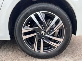 Peugeot 208 1.2 208 Allure Premium+ PureTech SS 5dr 13