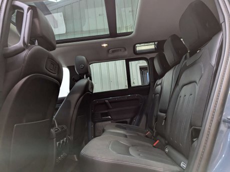 Land Rover Defender 2.0 Defender S D Auto 4WD 5dr 67
