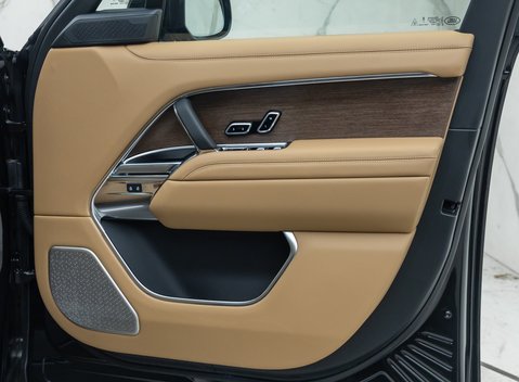 Land Rover Range Rover D350 AUTOBIOGRAPHY LWB 27