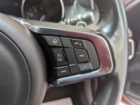 Jaguar XE 2.0 XE R-Sport i Auto 4dr 70