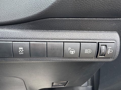 Toyota Corolla 1.8 VVT-h Icon Tech Touring Sports CVT Euro 6 (s/s) 5dr 37