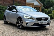 Volvo V40 T3 R-DESIGN EDITION 1