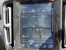 Volvo XC40 2.0 XC40 Inscription Pro T4 Auto 5dr 38