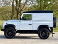 Land Rover Defender 2.2 Defender 90 Hard Top TD 4WD 5dr 7