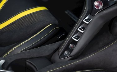 McLaren 720S Peformance 21