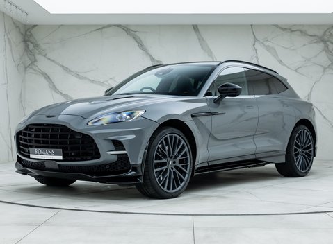 Aston Martin DBX 707 1