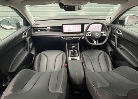 MG HS 1.5 T-GDI TROPHY 10