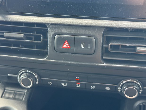 Peugeot Partner SWB L1H1 Low Roof Professional Premium Plus Air Con Sensors EURO 6 30