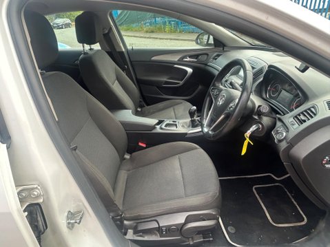 Vauxhall Insignia 2.0 CDTi ecoFLEX Design Euro 5 (s/s) 5dr 8