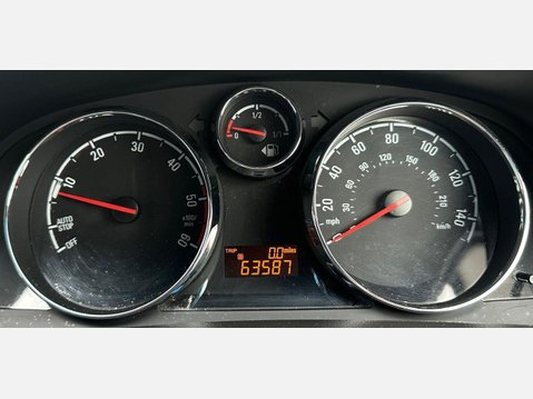 Vauxhall Antara 2.2 CDTi Diamond SUV 5dr Diesel Manual 2WD Euro 5 (s/s) (163 ps) 6