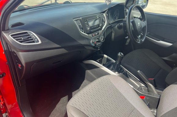 Suzuki Baleno 1.2 SZ3 DUALJET 5 DOOR 33