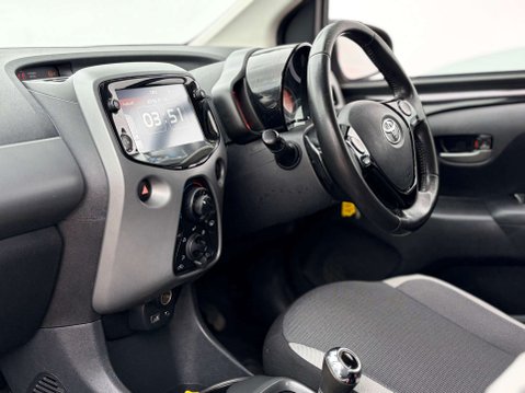 Toyota Aygo 1.0 Aygo X-Play TSS VVT-i CVT 5dr 53