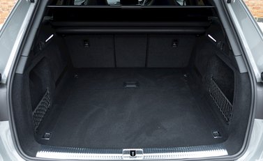 Audi S4 Avant Black Edition 31