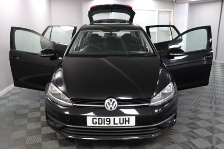 Volkswagen Golf S TSI 11