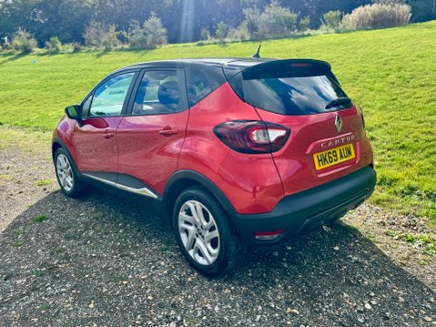 Renault Captur ICONIC TCE 7