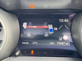 Toyota Yaris 1.5 Yaris Design HEV CVT 5dr 31