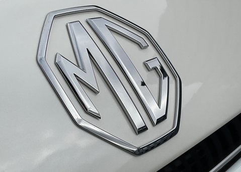 MG HS 1.5 T-GDI PHEV TROPHY 4