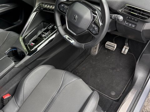 Peugeot 3008 1.6 13.2kWh GT e-EAT Euro 6 (s/s) 5dr 9