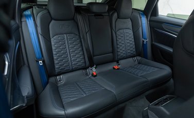 Audi RS6 AVANT PERFORMANCE 16