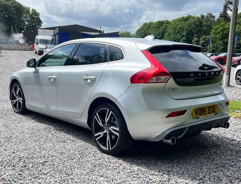 Volvo V40 2.0 V40 R-Design Edition D2 Auto 5dr 9