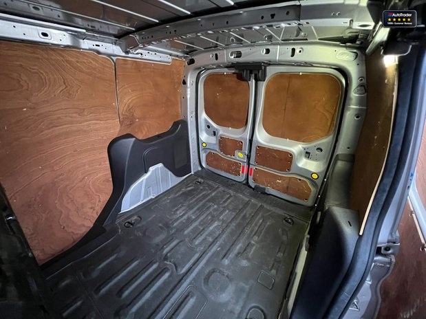 Ford Transit Connect AUTO SWB L1H1 Limited 200 Alloys Camera Sensors EURO 6 NO VAT 10