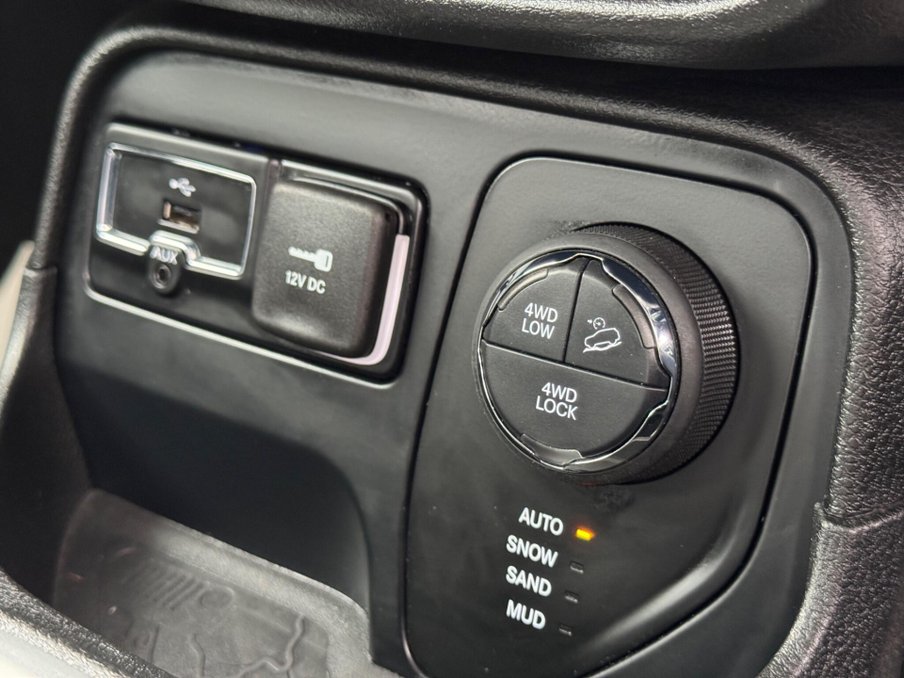 2016 Jeep Renegade — image 27