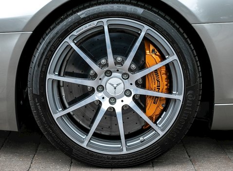 Mercedes-Benz SLS AMG 12