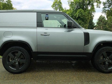 Land Rover Defender 3.0 D300 MHEV X-Dynamic HSE Hard Top SUV Auto 4WD SWB Euro 6 (s/s) 3dr 5