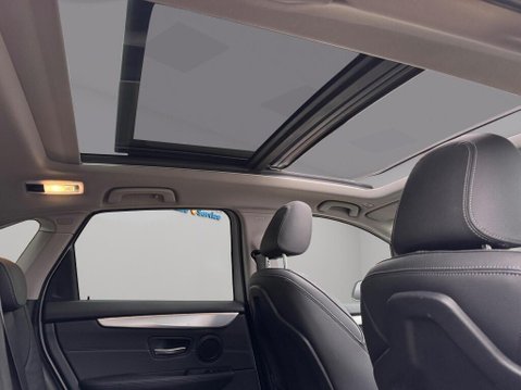 BMW 2 Series 2.0 220d Luxury Auto Euro 6 (s/s) 5dr 12