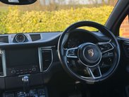 Porsche Macan 2.0 Macan Semi-Auto 4WD 5dr 34