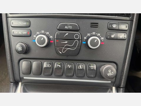 Volvo XC90 2.4 XC90 SE Luxury AWD D5 Auto 4WD 5dr 28