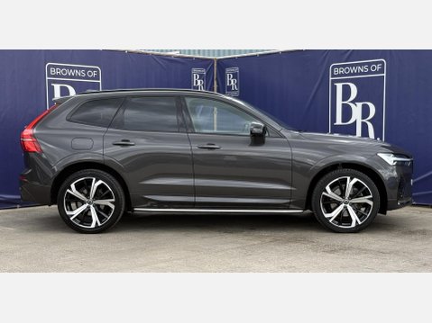 Volvo XC60 2.0 B5 MHEV R-Design SUV 5dr Petrol Hybrid Auto AWD Euro 6 (s/s) (250 ps) 4