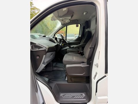 Ford Transit Custom 2.0 TDCi 250 Panel Van 5dr Diesel Manual L1 H1 (163 g/km, 104 bhp) 32