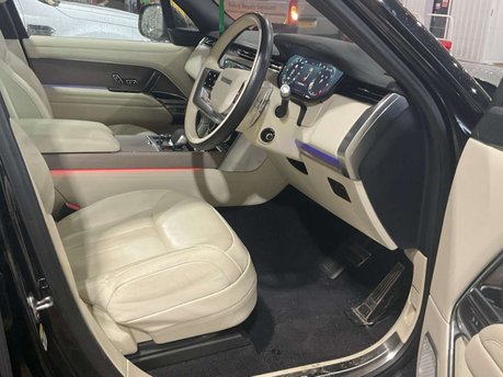 Land Rover Range Rover 4.4 Range Rover First Edition Auto 4WD 5dr 3