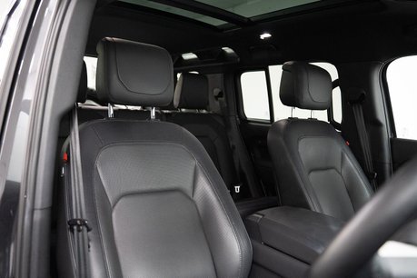 Land Rover Defender 2.0 P400e 15.4kWh X-Dynamic HSE SUV 5dr Petrol Plug-in Hybrid Auto 4WD Euro 4