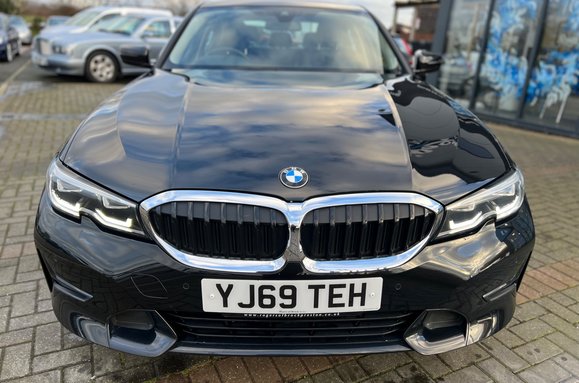 BMW 3 Series 318D SPORT 3