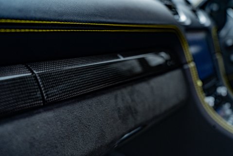 Porsche 718 CAYMAN GT4 PDK 14