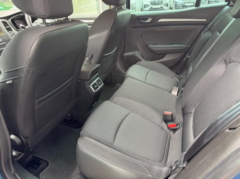 Renault Megane ICONIC TCE 22
