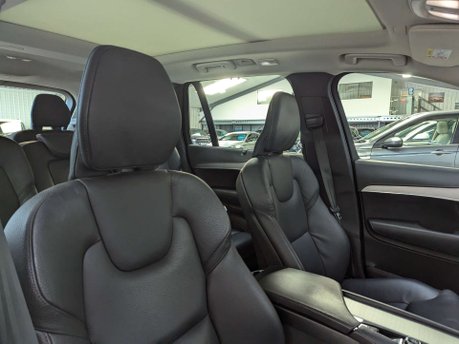 Volvo XC90 2.0 XC90 + B5 MHEV AWD Auto 4WD 5dr 48