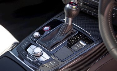 Audi RS6 Avant Performance 20