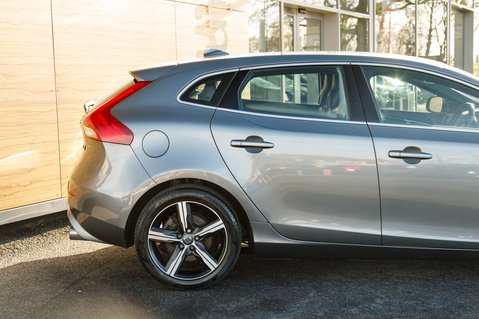 Volvo V40 T2 R-DESIGN NAV PLUS 7