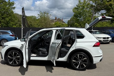 Volkswagen Tiguan R-LINE TSI DSG - ONE OWNER - APPLE CAR PLAY -ADAPTIVE CRUISE 16