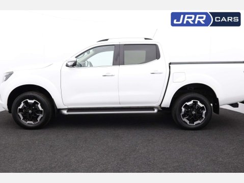 Nissan Navara 2.3 Navara Tekna dCi Auto 4WD 5dr 11