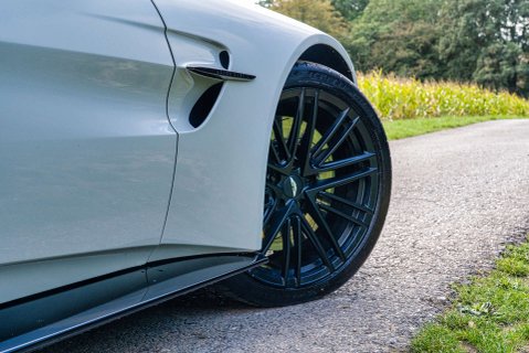 Aston Martin Vantage 4.0 Vantage V8 Auto 3dr 7